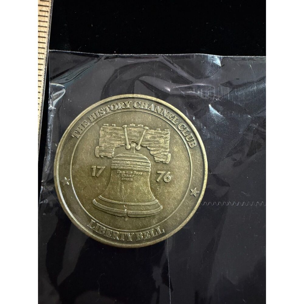 History channel club 1776 commemorative liberty bell coin/medal